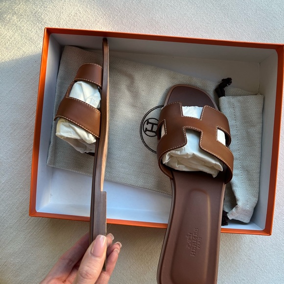 Hermes Oran Sandals - Picture 5 of 10